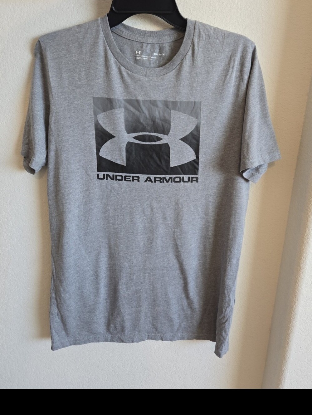 Under Armour Men’s Light Gray Short-Sleeve Logo Tee